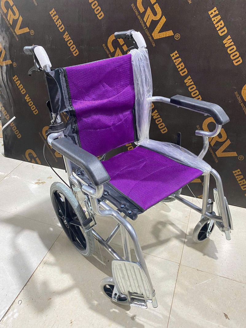 Xe lăn dành cho người khuyết tật và người cao tuổi